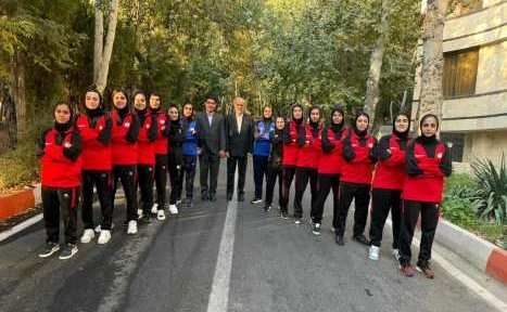 دیدار معاون حقوقی و امور مجلس با تیم فوتسال دختران دانش‌آموز
