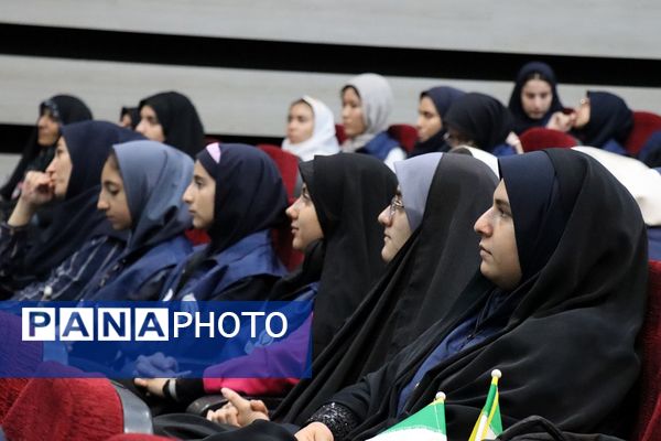 آیین تجلیل از دختران دانش‌آموز خبرنگار منتخب پانا شهرستان‌های استان تهران