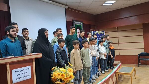تجلیل از نخبگان قرآنی در نکا