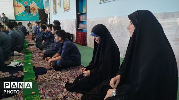 نواختن زنگ نماز در ملایر