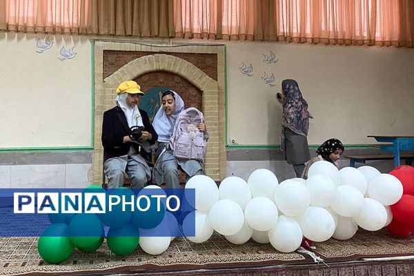 برگزاری نمایشگاه به مناسبت هفته مشاغل، در دبستان کودک مسلمان