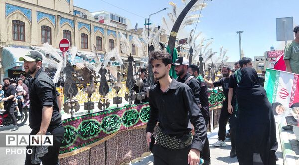 عاشورای شیعیان در حرم مطهر رضوی