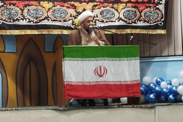 گردهمایی انجمن شعر و ادب فرهنگیان در دبستان طالقانی ناحیه دو شهرری 