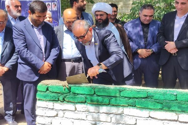 آیین خشت‌گذاری هنرستان اطلس روان کارا شهرستان پاکدشت 