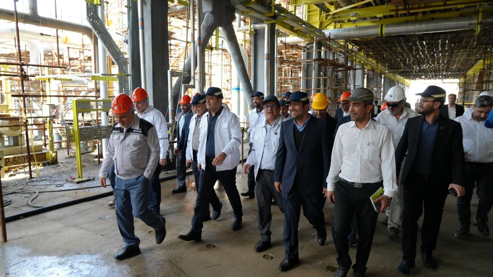 بازدید هیئت مدیره صندوق ذخیره فرهنگیان از پروژه‌های موسسه در عسلویه/ تاکید بر تسریع در تکمیل و بهره‌برداری از پروژه‌ها و افزایش پایدار تولید