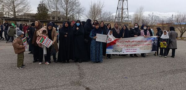 جامعه پرشورفرهنگیان و دانش آموزان در راهپیمایی ۲۲ بهمن منطقه بیرانوند