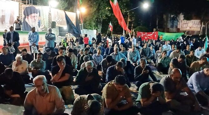 خرم آبادی ها وحدت و عشق به وطن را به تصویر کشیدند