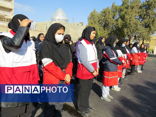 برگزاری مانور زلزله در هنرستان محمودیه شهرستان بجنورد 