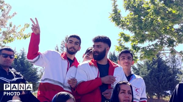 حضور پرشور جوانان هلال‌احمر در پیاده‌روی هفته سلامت و هفته هلال‌احمر