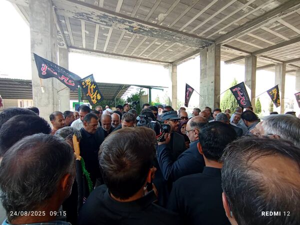 میثاق استاندار و مسئولان استانی با شهدا در سفر به زرقان
