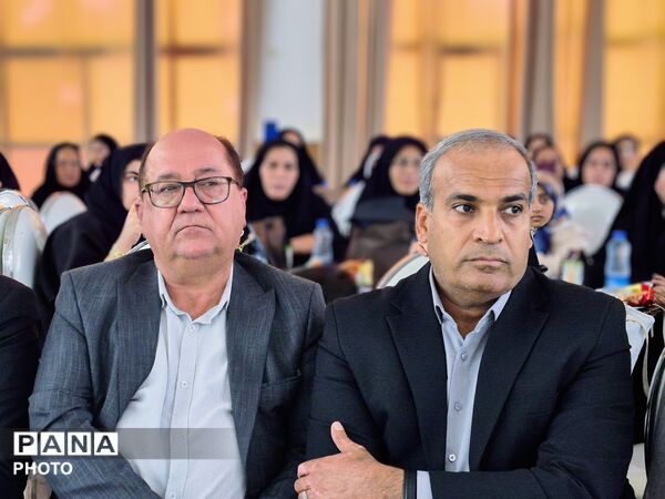 مراسم تجلیل و تقدیر از فرهنگیان در عنبرآباد