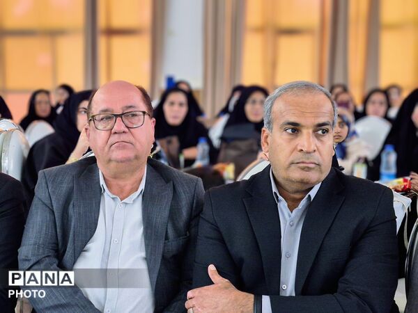 مراسم تجلیل و تقدیر از فرهنگیان در عنبرآباد