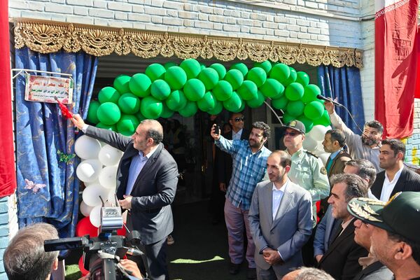 نواختن زنگ مهر و ایثار در دبیرستان عصمتیه کرمانشاه 