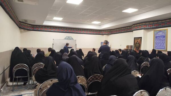 اولین همایش توانمندسازی آموزگاران در بازشناسی خط قرآن درسی و شیوه‌های نوین آموزش کشور در آذربایجان شرقی