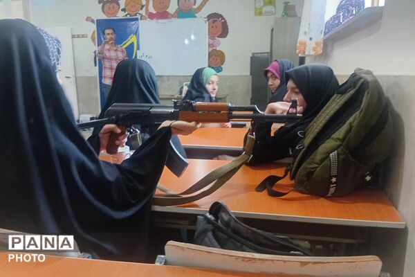 طلایه داران فردا، هویت بخشی، بصیرت افزایی و انسجام گروهی