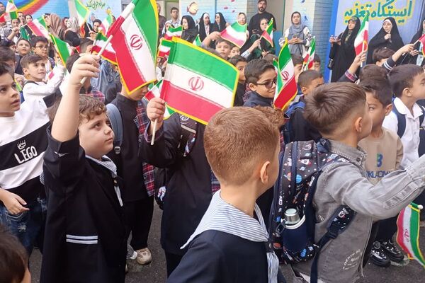 حضور پرشور کلاس اولی‌ها در جشن شکوفه های ناحیه دو شهرری 