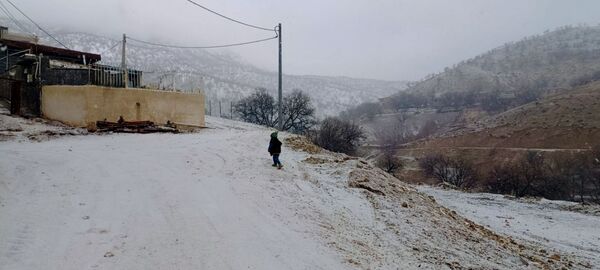 بارش برف در میانکوه 
