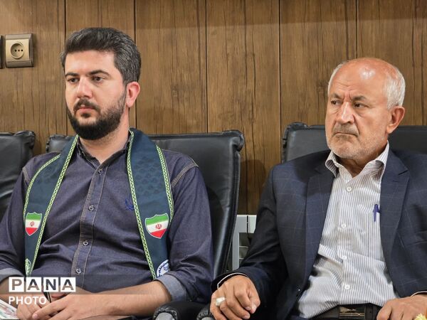 نشست خبری خبرنگاران پانا با مدیر و معاونان آموزش و پرورش بهاباد