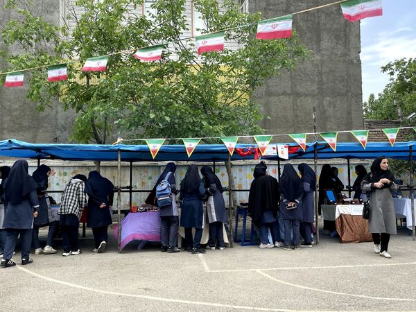برگزاری بازارچه کسب‌ و کار دانش‌آموزی جشنواره نوجوان خوارزمی در الیگودرز