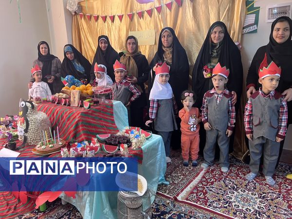 جشن یلدایی مهد شکوفه‌های نور دارالقرآن حضرت زهرا (س) در شیروان