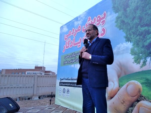 پویش مردمی درخت یادگار در یزد 