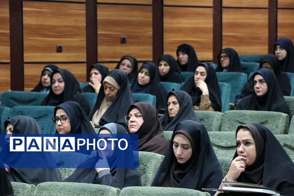 حضور مدیران ناحیه دو شهرری در مراسم تقدیر از مدیر و معاونین اسبق ناحیه 