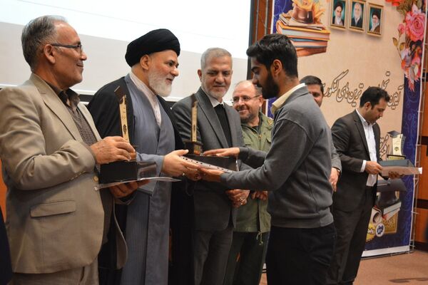 تجلیل از افتخارآفرینان کنکور