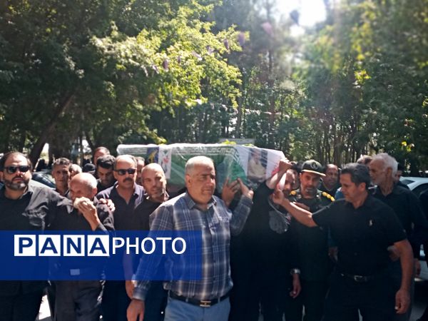 تشییع پیکر پرافتخار شهید علی اکبر صانعی جانباز ۷۰ درصد جنگ تحمیلی