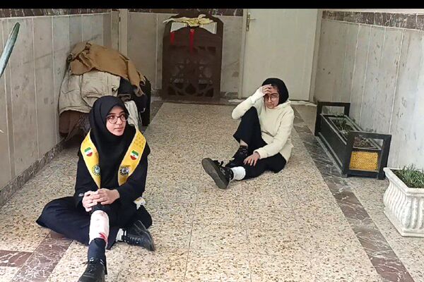  مانور زلزله در مدرسه فرزانگان ورامین