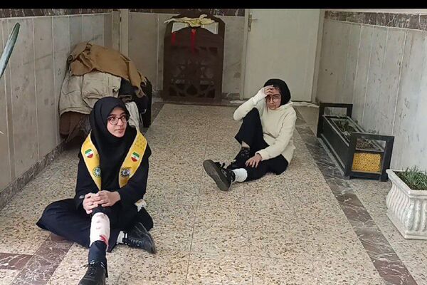  مانور زلزله در مدرسه فرزانگان ورامین