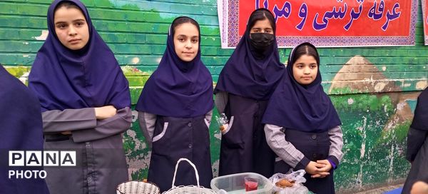 بازارچه در آموزشگاه موحدین  تبادکان مشهد