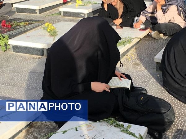 برپایی مراسم دعای عرفه در گلستان شهدای اصفهان