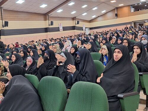 بزرگترین محفل انس با قرآن کریم همزمان با مدارس کشورهای اسلامی در البرز