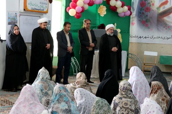 بازدید مدیر آموزش‌وپرورش شهرستان ابرکوه ازاعتکاف دانش آموزان