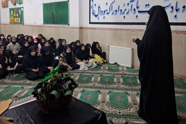 در سوگ مادرِ وفا
