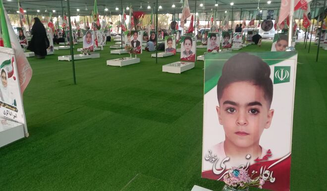 آغاز مهر در کنار یاد ۱۶۸ شهید دانش‌آموز میناب