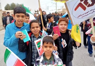 راهپیمایی ۲۲ بهمن تجدید میثاق دانش‌آموزان مروست با آرمان‌های انقلاب اسلامی