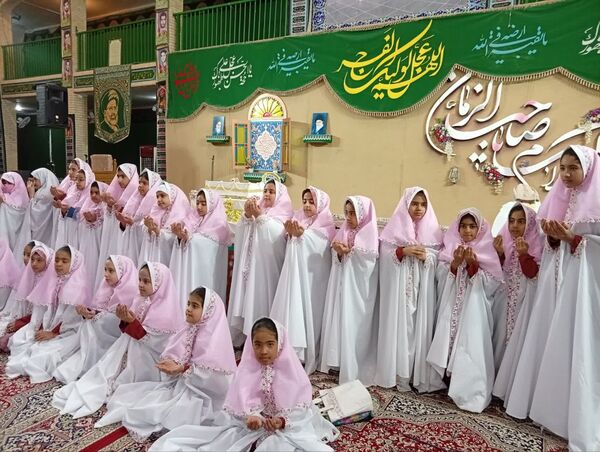 آیین زیبای جشن تکلیف دختران یزدی در حسینیه محمود آباد