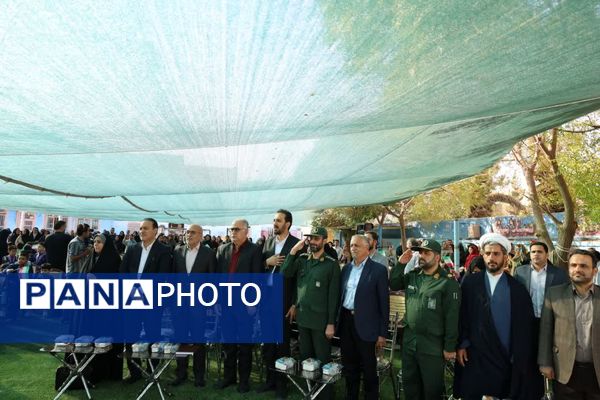 نواخته شدن زنگ شکوفه‌ها در دبستان محمد مهدی صالحی یزد