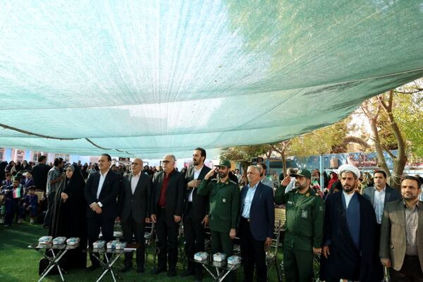 نواخته شدن زنگ شکوفه‌ها در دبستان محمد مهدی صالحی یزد