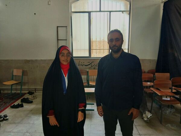 خدمت‌رسانی پزشکان مجرب در قالب «میز خدمت» در مدرسه شهید شهسواری ناحیه 4 کرج 