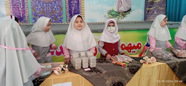برپایی غرفه‌های دانش‌آموزی با هدف آشنایی با خرید فروش 