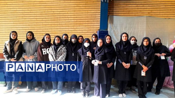 جشن ولادت حضرت زهرا(س) و روز مادر در مدرسه شاهد «عصمت» ناحیه ۳ کرج 