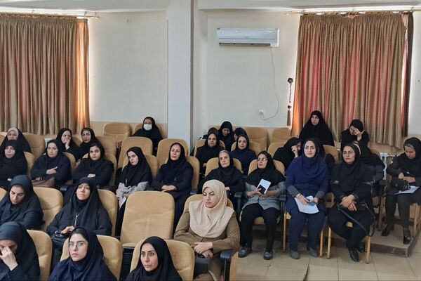 برگزاری کارگاه جهاد تبیین درباره جنگ تحمیلی دوازده روزه در سنندج