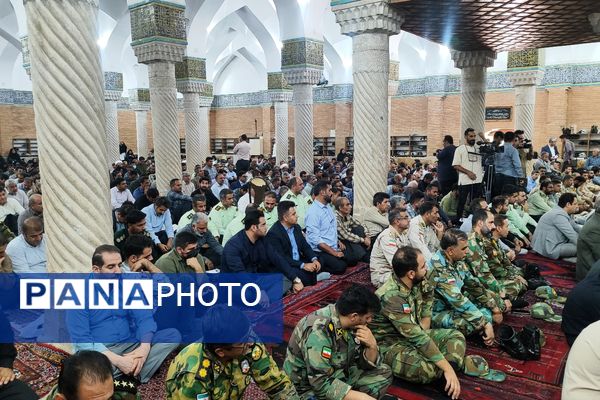 مراسم چهلمین روز شهادت شهدای اقتدار با حضور گسترده مردم کردستان در سنندج 