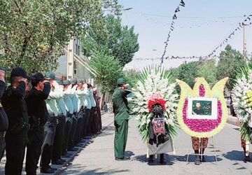 وداع باشکوه با پیکر مطهر شهید جمشید صالحی در الیگودرز