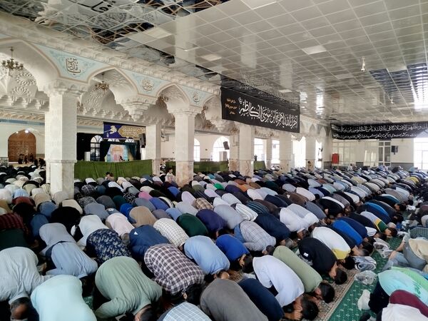 نماز جمعه شهرستان کاشمر با حضور پر رنگ مردم برگزار شد 