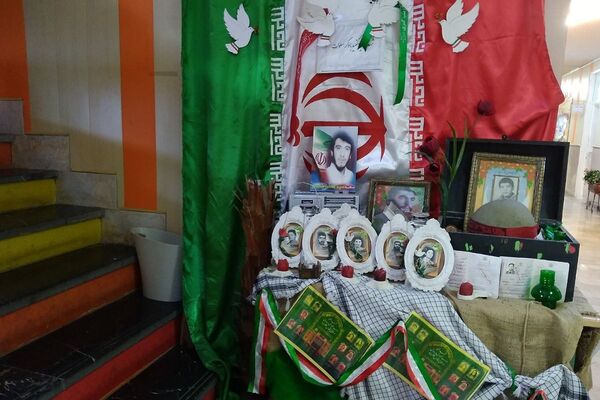مراسم «لاله‌های روشن» در دبستان دکتر کیهانی 