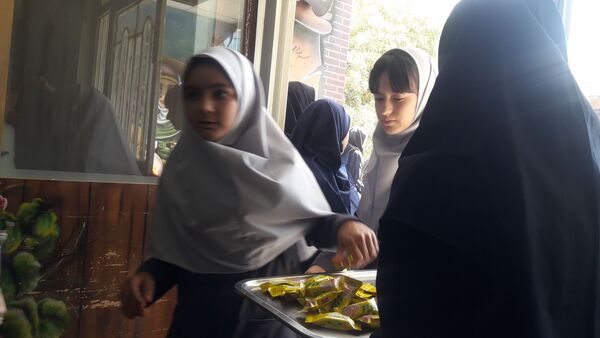 آیین بازگشایی مدارس و نواختن زنگ مهر ایثار وشهادت در دبیرستان میرزا جعفر سروقد