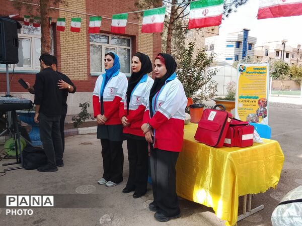 پویش سلامت دهان و دندان در مدرسه شهید هداوند میرزایی